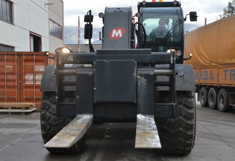 Тяжелый телескопический погрузчик MAGNI HTH 50.14, грузоподъемность 50000 кг