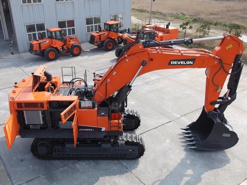 Гусеничный экскаватор DEVELON DX800LC-7B, мощность двигателя 771 л.с.