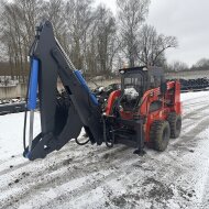 Навесное оборудование для мини-погрузчиков Навесной экскаватор на мини погрузчик