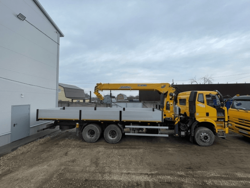 Кран-манипулятор XCMG SQS 300-5 12 тонн на шасси FAW CA3250