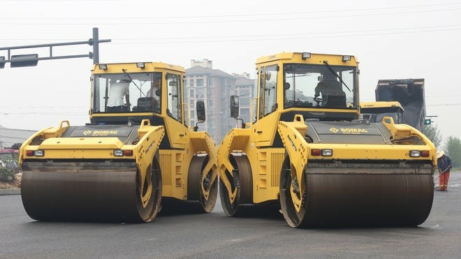 Каток тандемный BOMAG BW 205 AD-4