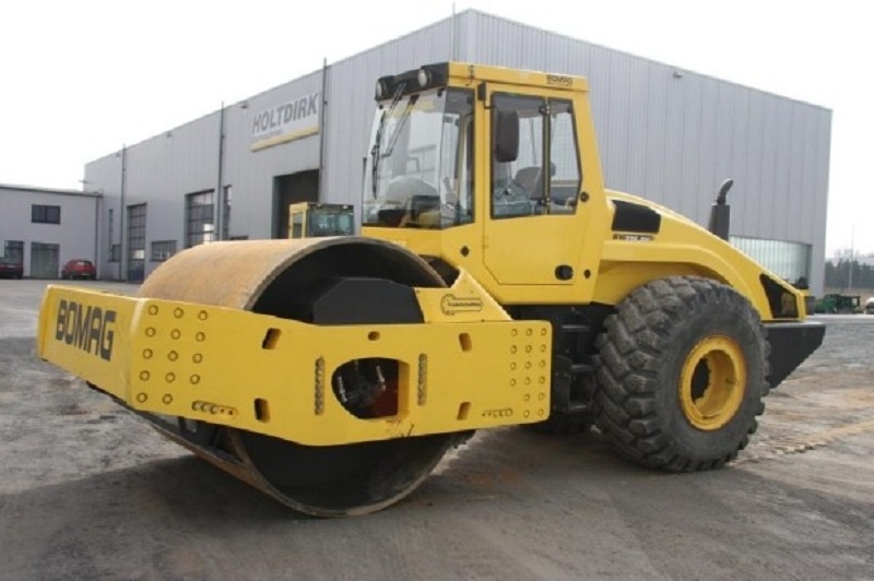 Каток грунтовый BOMAG BW 226 DH-4