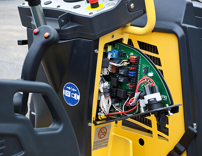Каток тандемный BOMAG BW 90 AD-5
