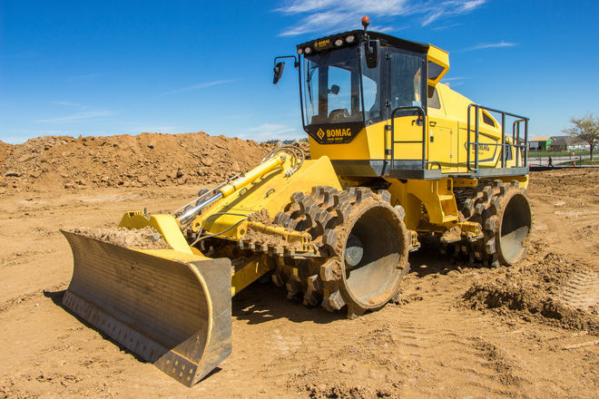 Уплотнитель почвы BOMAG BC 473 EB-3