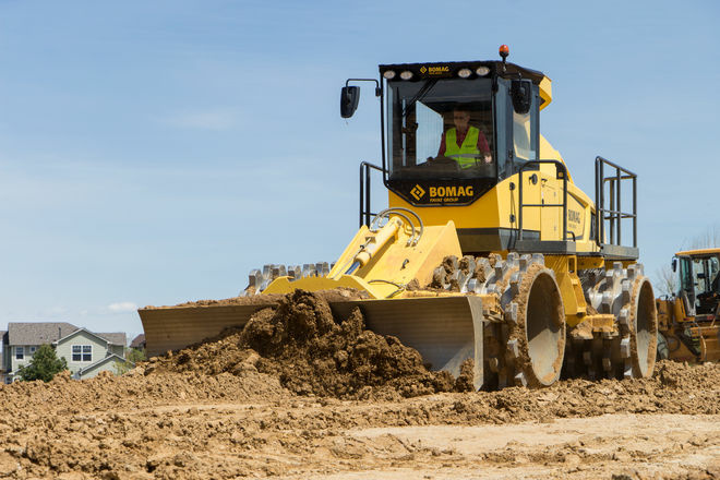 Уплотнитель почвы BOMAG BC 473 EB-3
