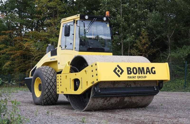 Каток грунтовый BOMAG BW 219 D-4