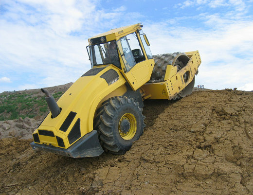 Каток грунтовый BOMAG BW 219 PD-4