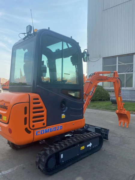 ГУСЕНИЧНЫЙ МИНИ-ЭКСКАВАТОР Lonking CDM6020, эксплуатационная масса 1850 кг