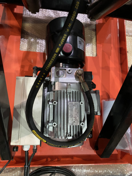 Стационарный подъемный стол Noblelift YLF4000, грузоподъемность 4000 кг, размер платформы 1700×1200, максимальная высота платформы 2050 мм